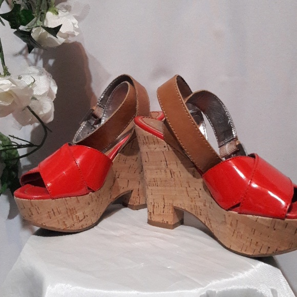 Marc Fisher cork sandals 5.5m Red w leather trim - Picture 5 of 5